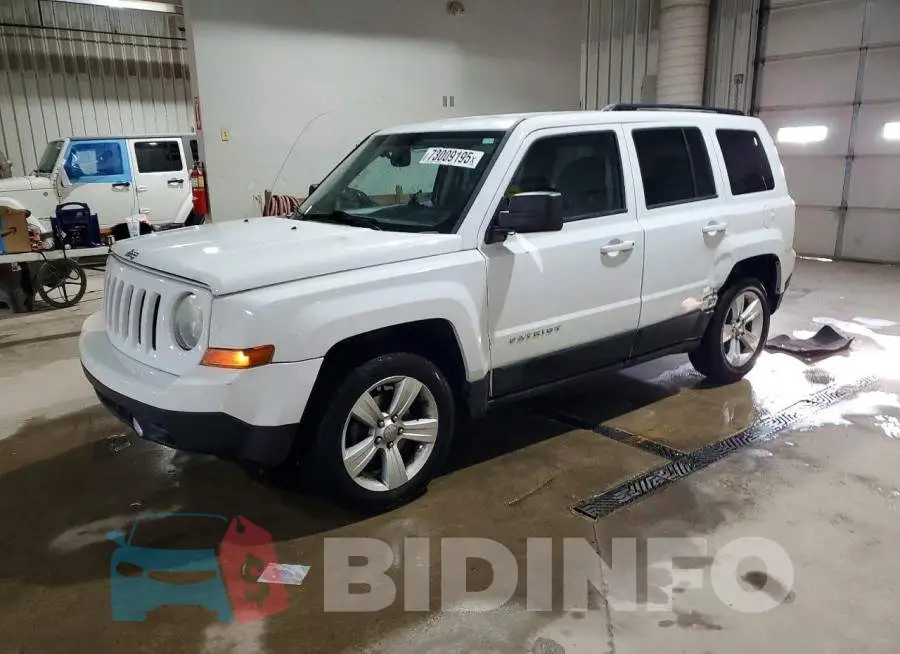 1C4NJPFB2HD183846 Photo# 1