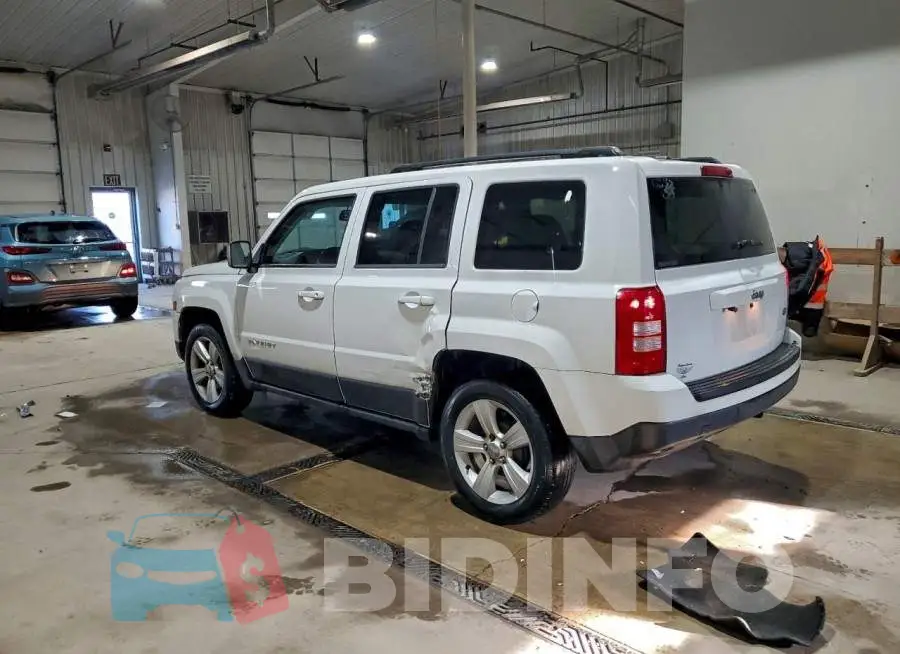 1C4NJPFB2HD183846 Photo# 2