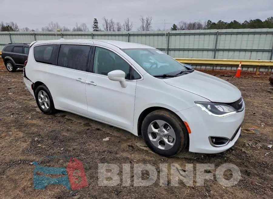 2C4RC1H70LR234929 Photo# 4