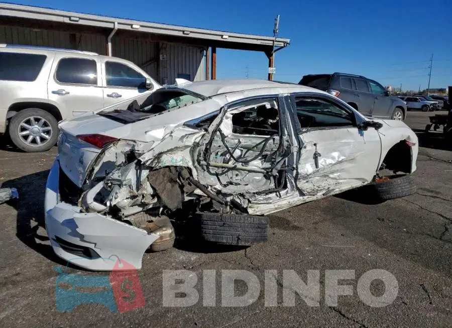 19XFC2F77HE007435 Photo# 3