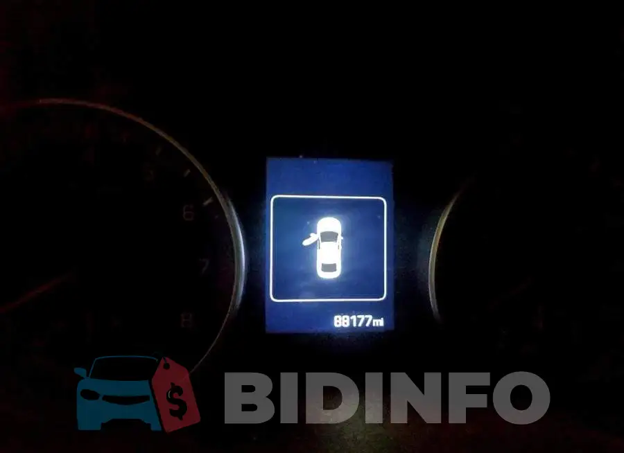 5NPD84LF8JH308085 Photo# 9