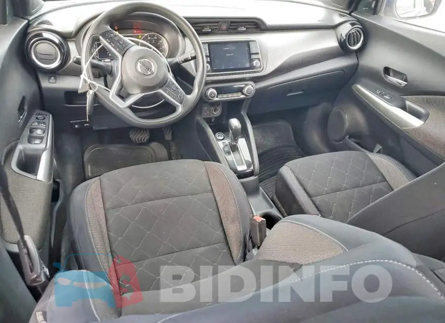 3N1CP5CU4JL542181 Photo# 8
