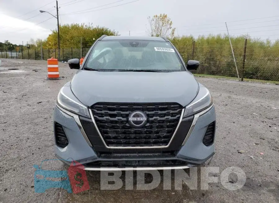 3N1CP5DV7PL570847 Photo# 5