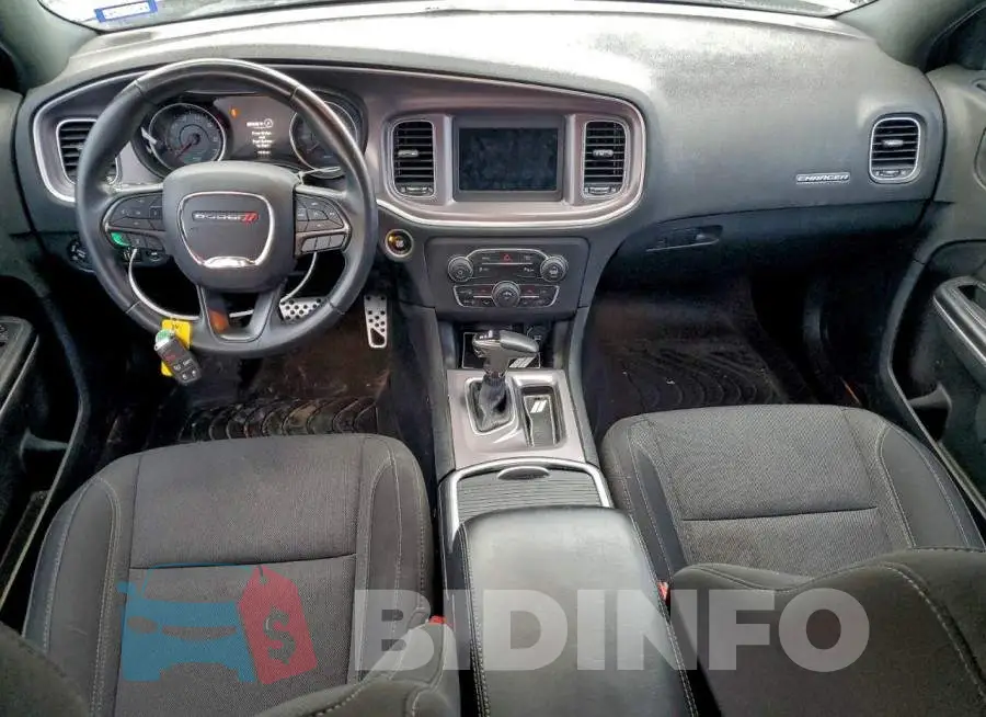 2C3CDXBGXKH615615 Photo# 8