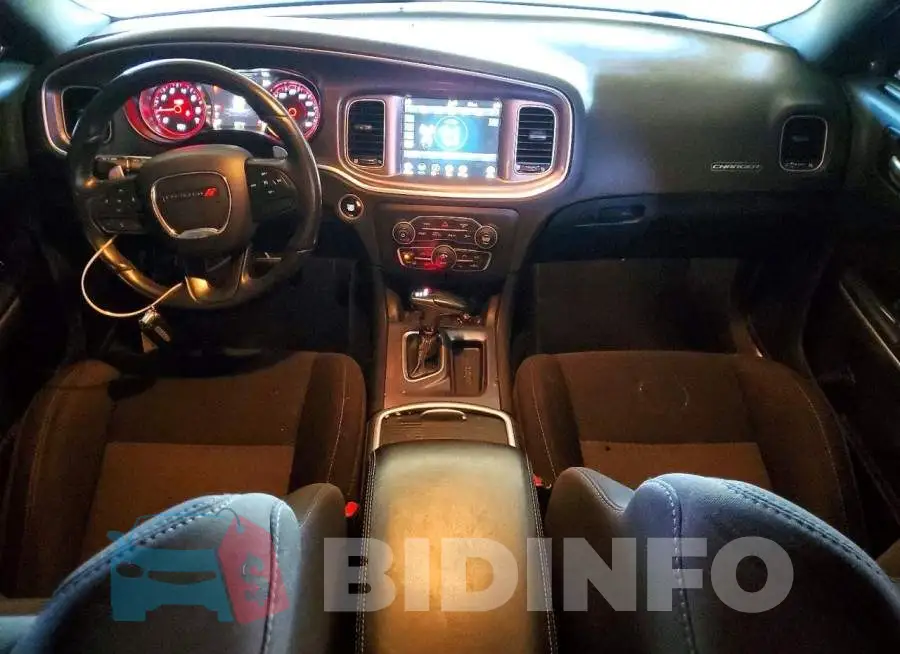 2C3CDXCT2MH571916 Photo# 8