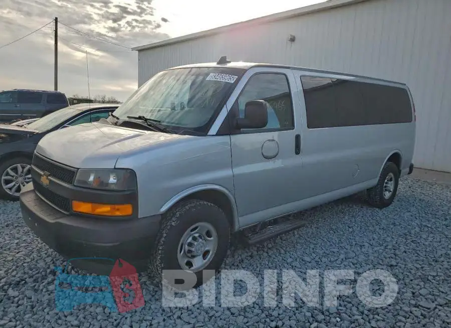 1GAZGNF74M1247079 Photo# 1