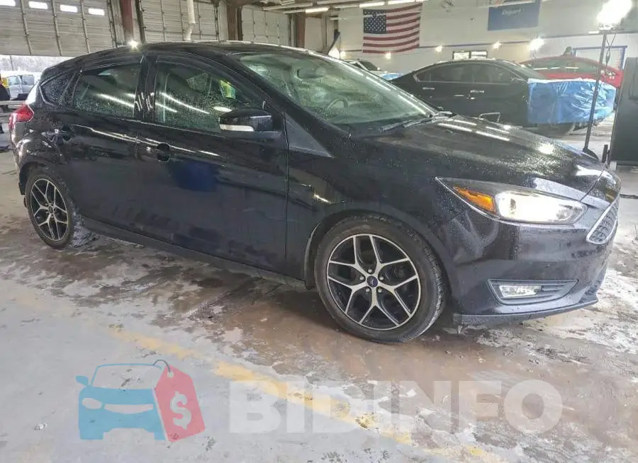 1FADP3M2XJL258090 Photo# 4