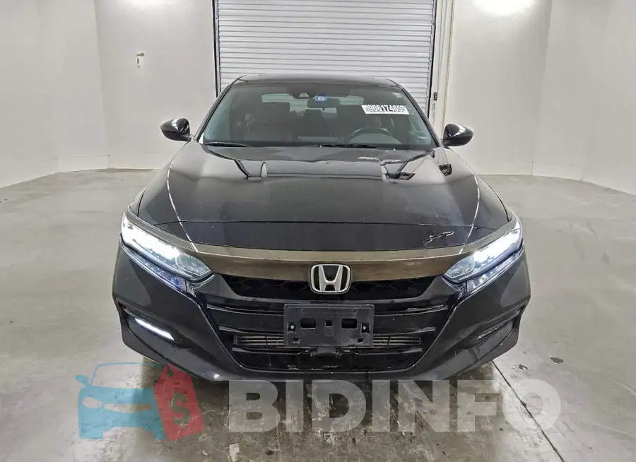 1HGCV2F30KA007637 Photo# 5