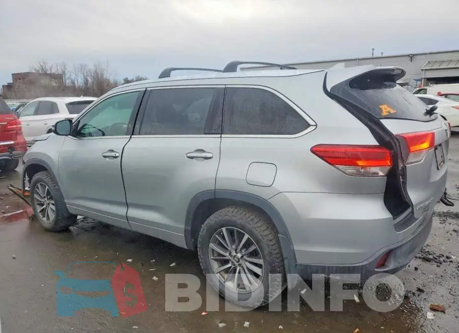 5TDJZRFH4JS893719 Photo# 2