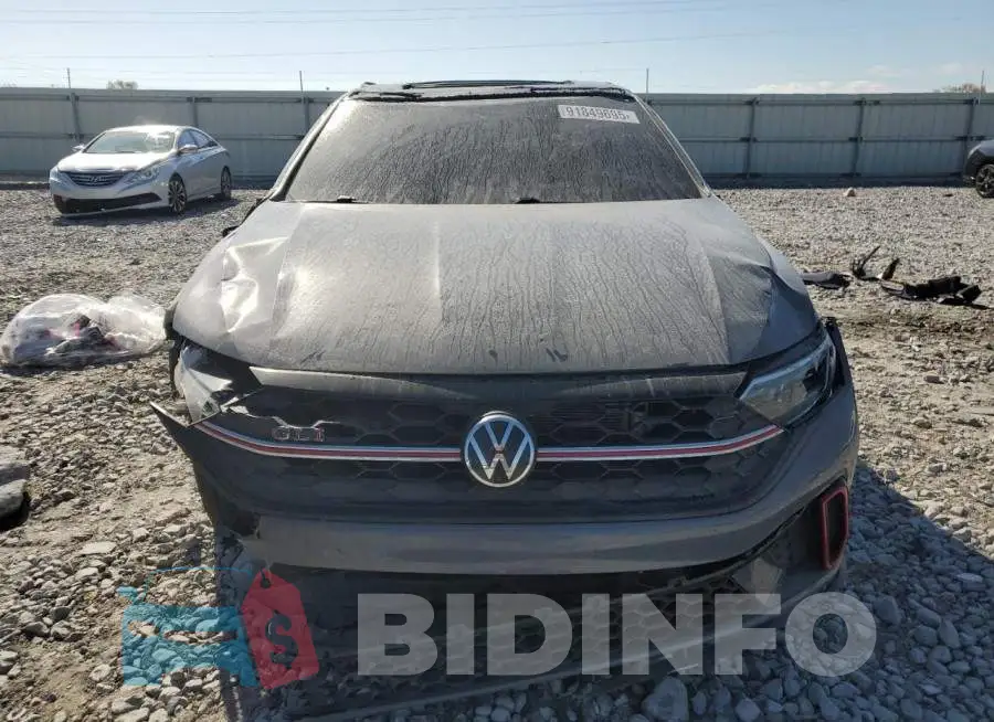3VW2T7BU1RM070526 Photo# 5