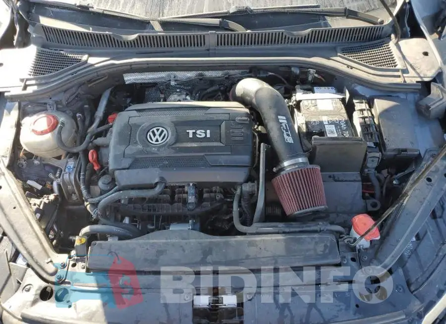 3VW2T7BU1RM070526 Photo# 11