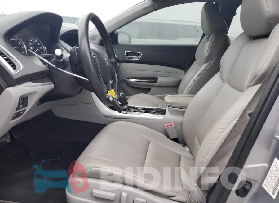 19UUB1F33JA006018 Photo# 7
