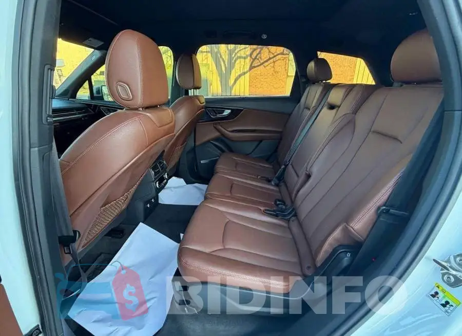 WA1VAAF72KD037621 Photo# 6