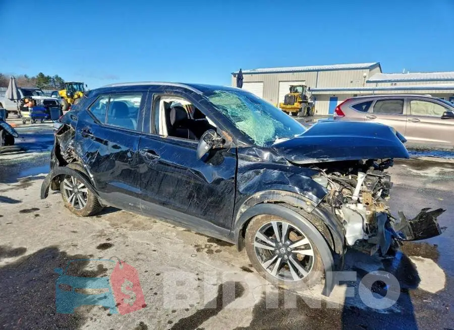 3N1CP5CU5JL498482 Photo# 4