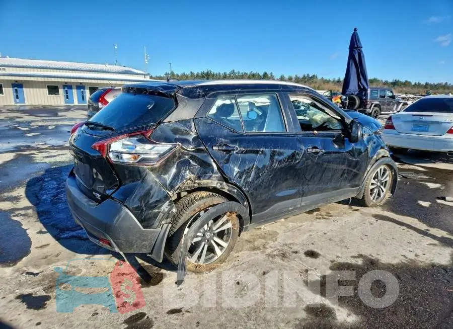 3N1CP5CU5JL498482 Photo# 3