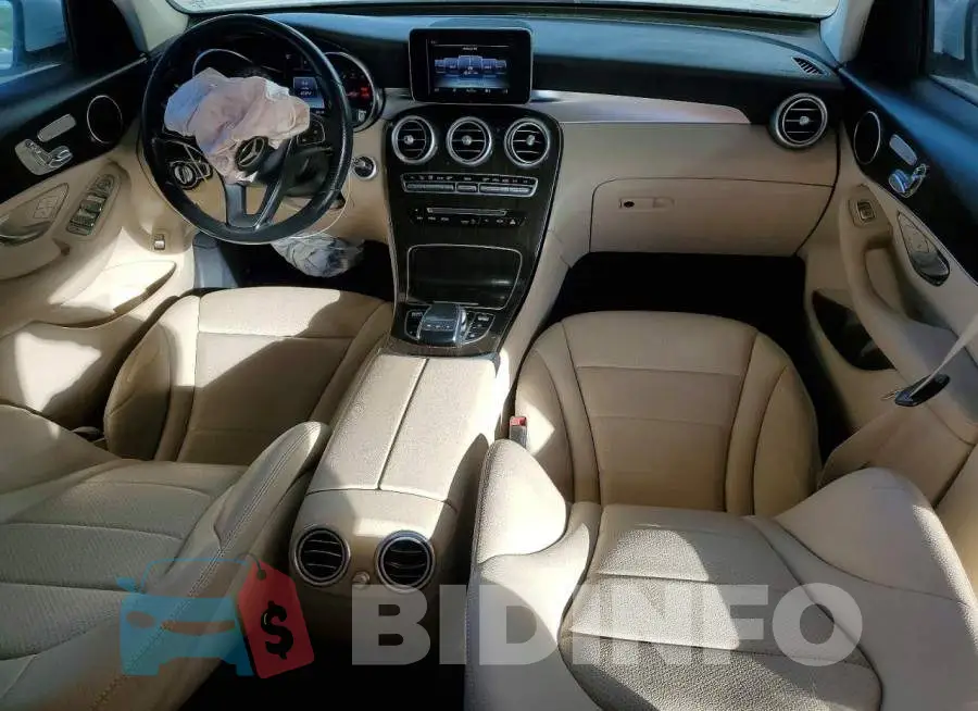 WDC0G4KB8HF115742 Photo# 8