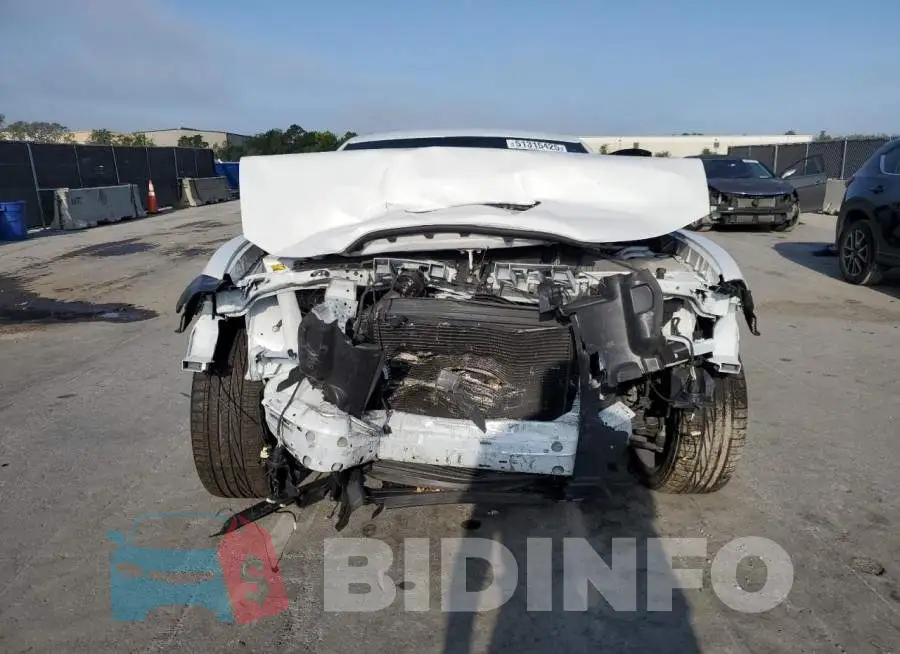 2C3CDXCT6PH660358 Photo# 5