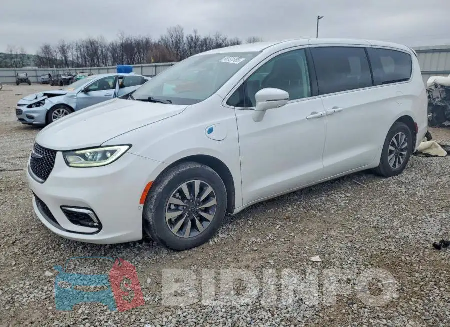 2C4RC1L7XNR108622 Photo# 1