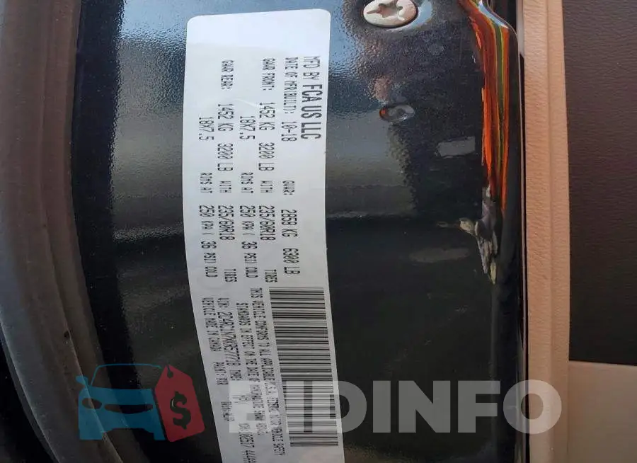 2C4RC1N7XKR577718 Photo# 13