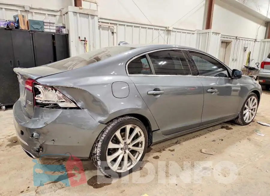 LYV402TK8HB127541 Photo# 3