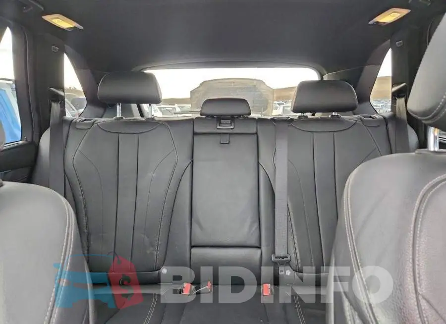 5UXKR0C56J0X92547 Photo# 10