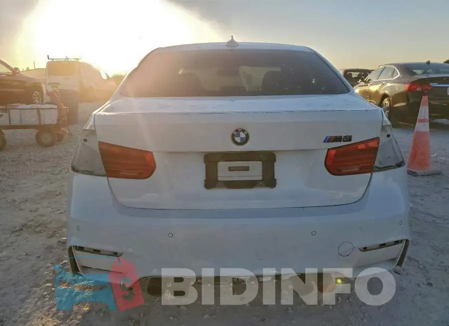 WBS8M9C56J5L00819 Photo# 6