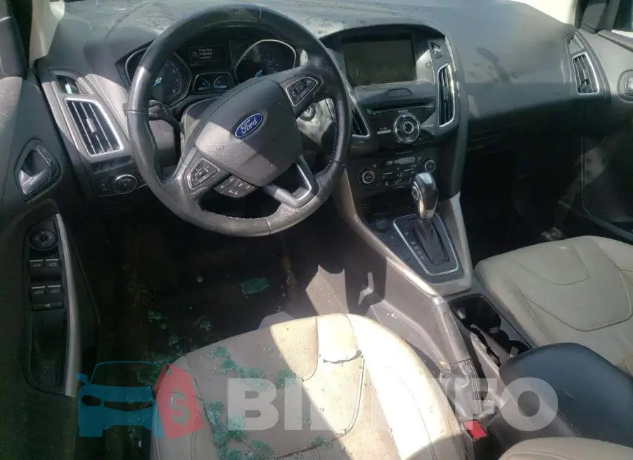 1FADP3N2XJL295882 Photo# 8