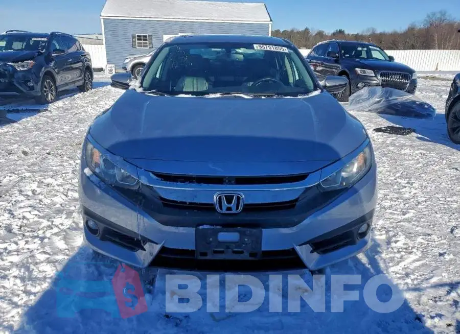 19XFC1F79JE201741 Photo# 5