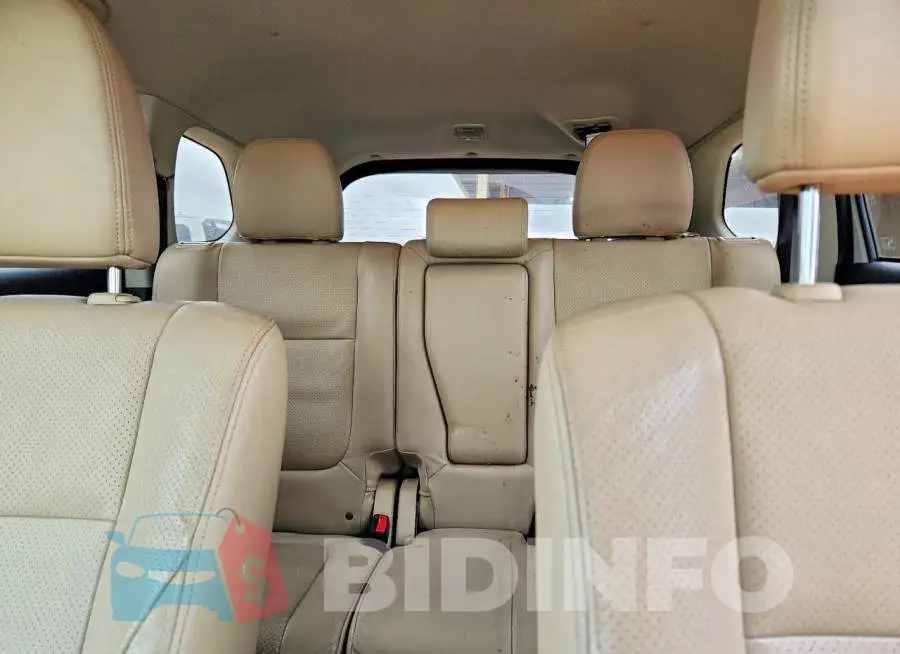 JA4AD3A35JZ001946 Photo# 10