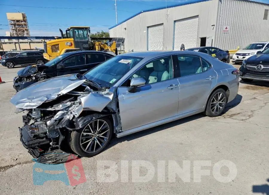 4T1F11AK1PU813763 Photo# 1