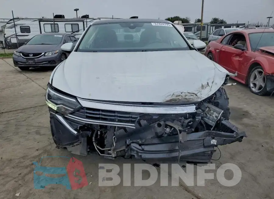 3VW7M7BU5RM028573 Photo# 5