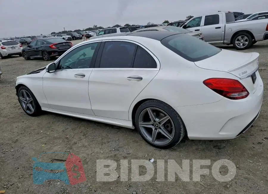 WDDWF4JB3JR400475 Photo# 2