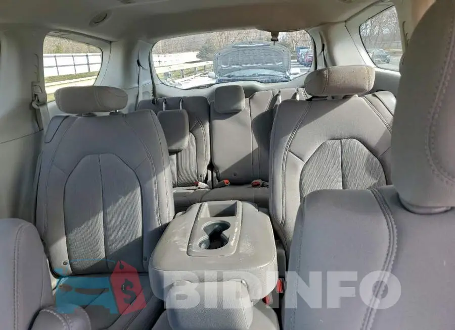 2C4RC1FG8LR103766 Photo# 10