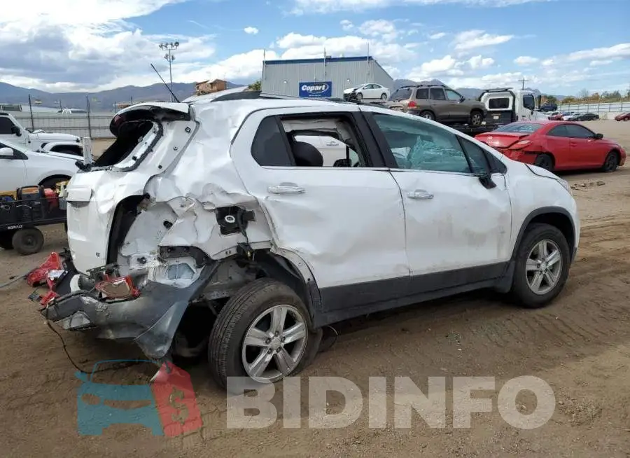 3GNCJLSB5HL257493 Photo# 3