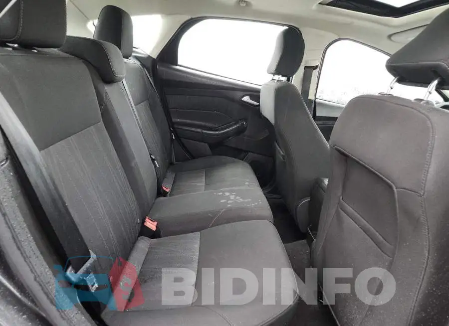 1FADP3M22HL309768 Photo# 10