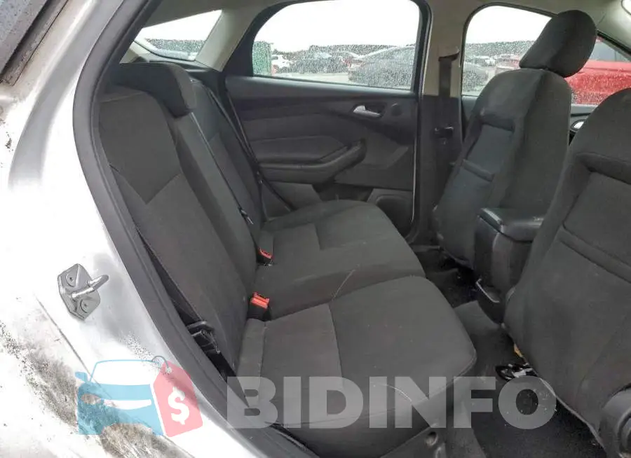 1FADP3M2XHL337172 Photo# 10
