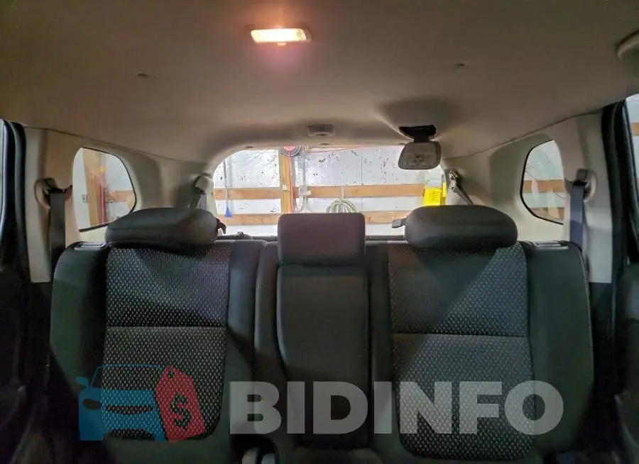 JA4AD2A32JZ004345 Photo# 10