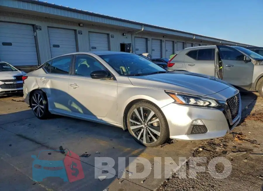1N4BL4CV3LC120334 Photo# 4