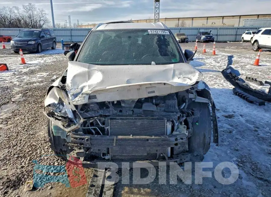 3N1CP5CU4JL542391 Photo# 5