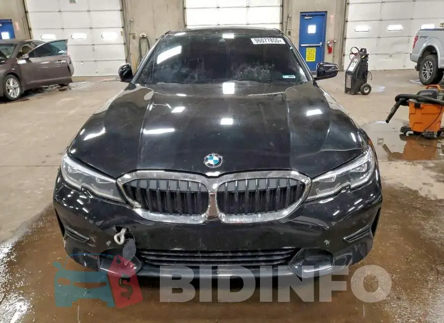 3MW5R7J09L8B24553 Photo# 5