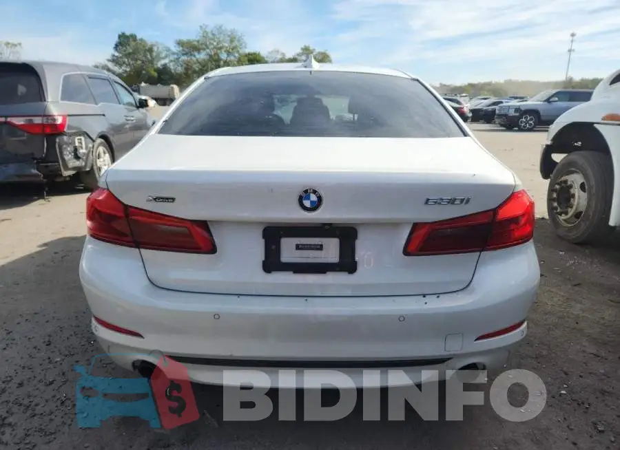 WBAJA7C57KWW17930 Photo# 6