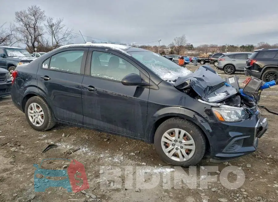 1G1JB5SHXJ4124844 Photo# 4