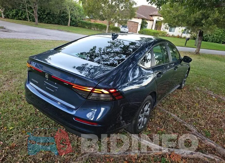 1HGCY1F39RA006465 Photo# 4