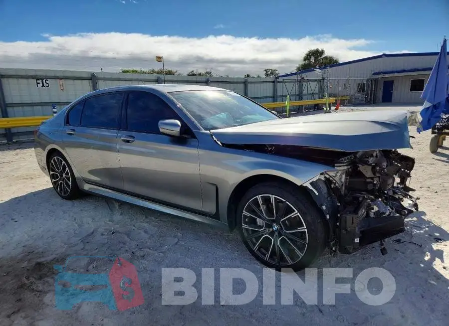 WBA7T2C08LCD35703 Photo# 4