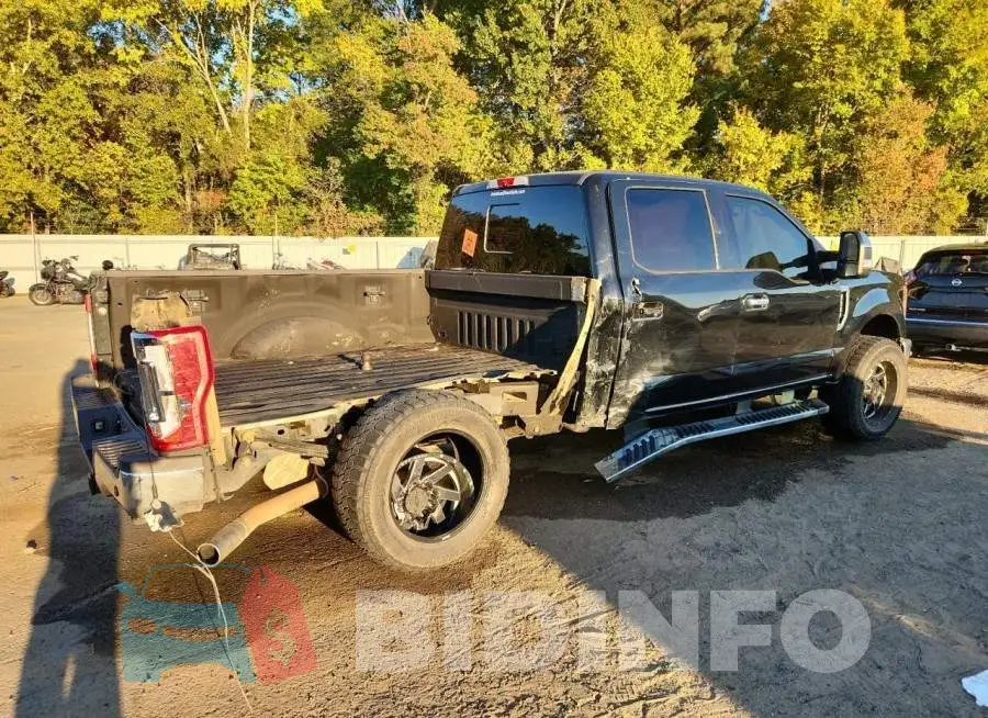 1FT7W2B68JEB67561 Photo# 3