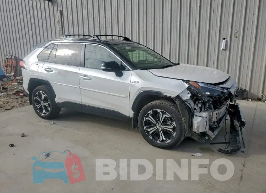JTMEB3FV6PD148984 Photo# 4