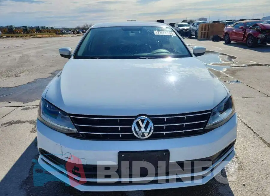 3VW2B7AJ2JM251973 Photo# 4