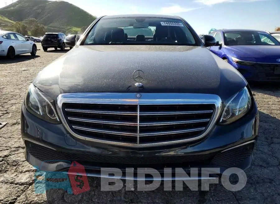WDDZF4JB8HA128043 Photo# 5