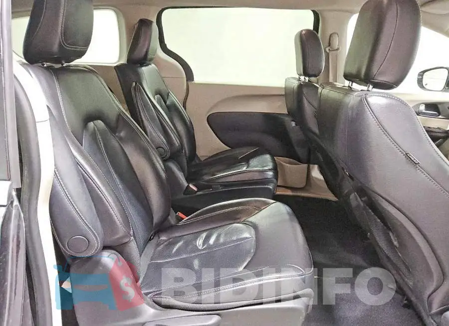 2C4RC1L77NR147927 Photo# 10