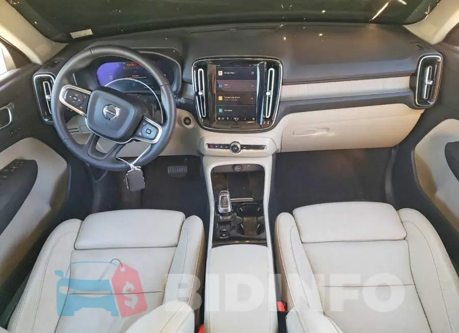 YV4L12UN4P2090843 Photo# 8